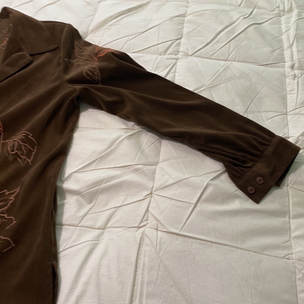 Button down Jacket or shirt. - Picture 2 of 6